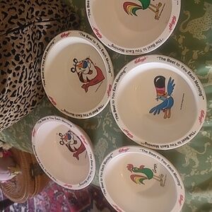 Kelloggs cereal bowls,rooster2,Tony the tiger 2,Tucan Sam1